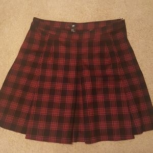 H&M pleated skirt